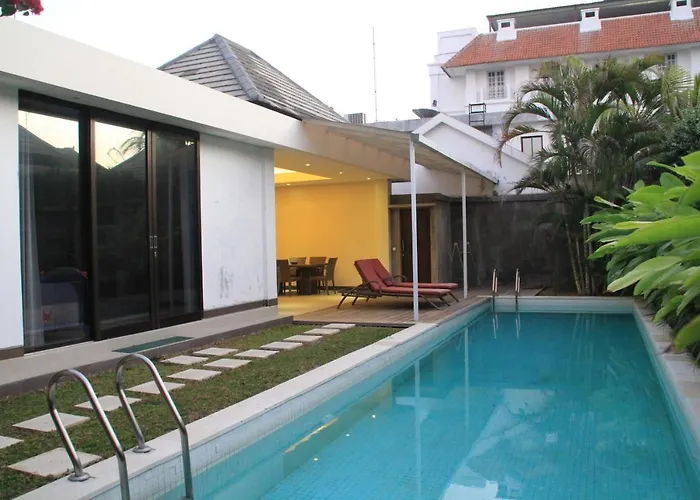 Lodge Mirahvillas, 2br With Large Private Pool Seminyak