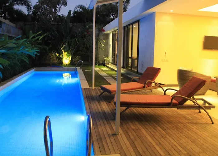 Lodge Mirahvillas, 2br With Large Private Pool Seminyak