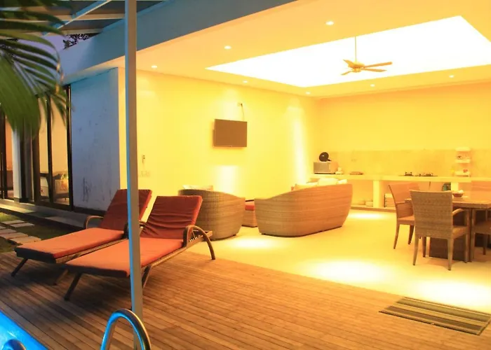 Lodge Mirahvillas, 2br With Large Private Pool Seminyak